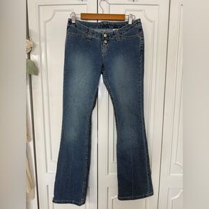 Levi's RARE VTG 520 Women's Flare Jeans in Medium Blue Wash